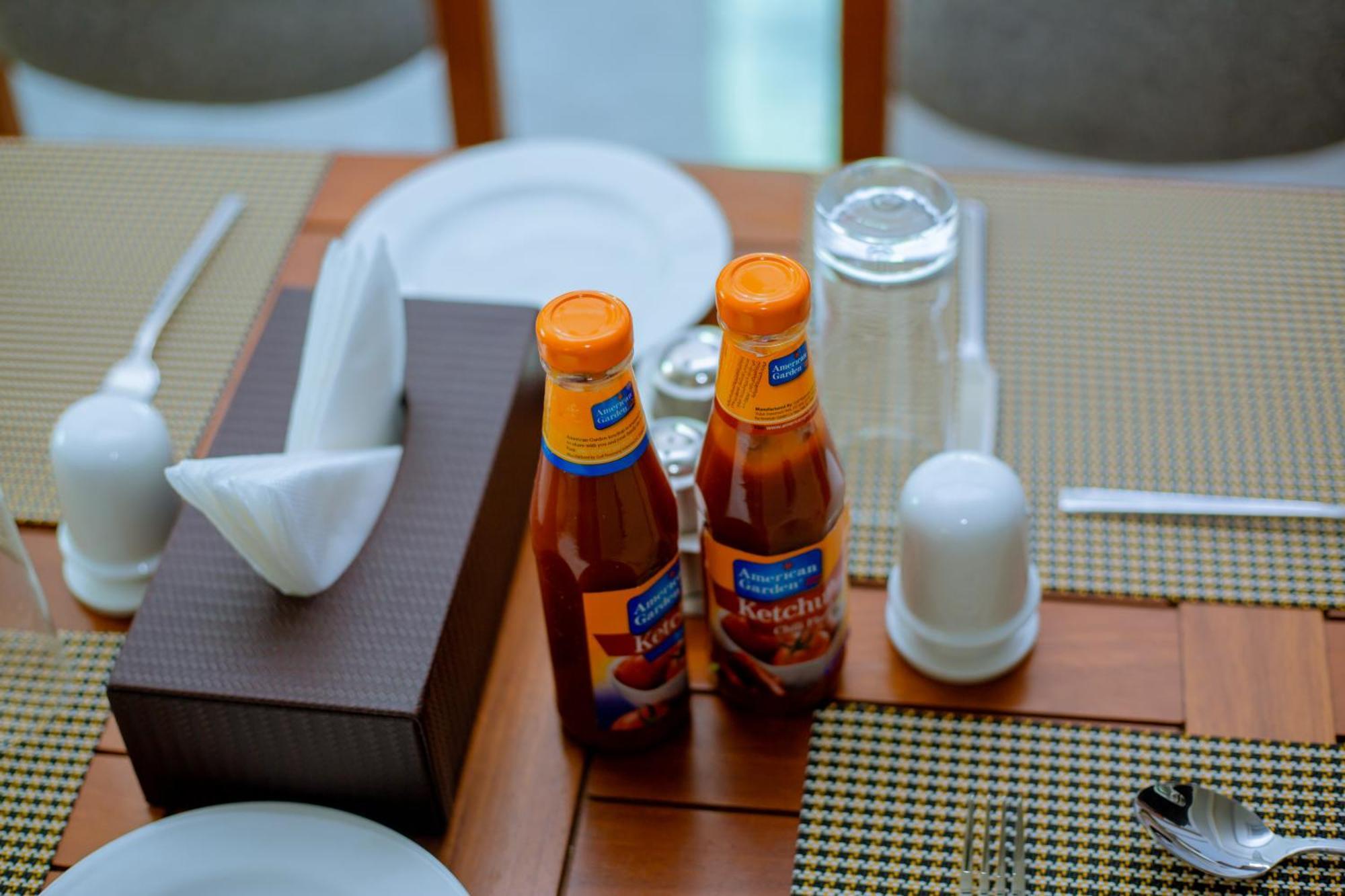 Hotel Rolax Dar es Salaam Bagian luar foto