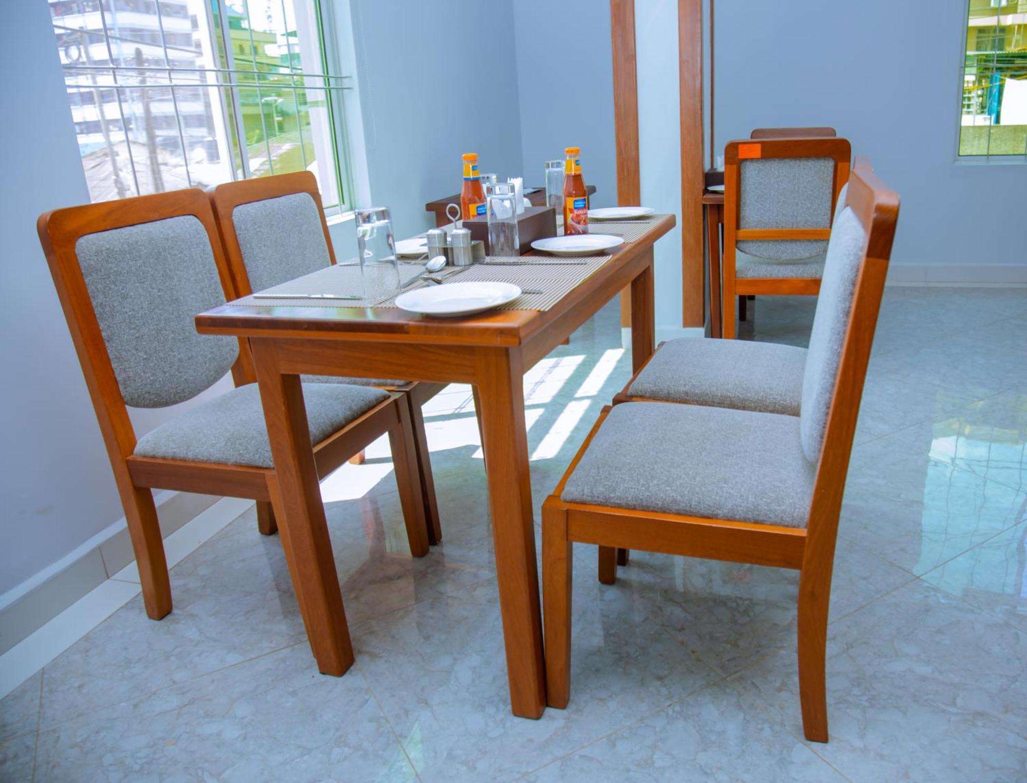 Hotel Rolax Dar es Salaam Bagian luar foto