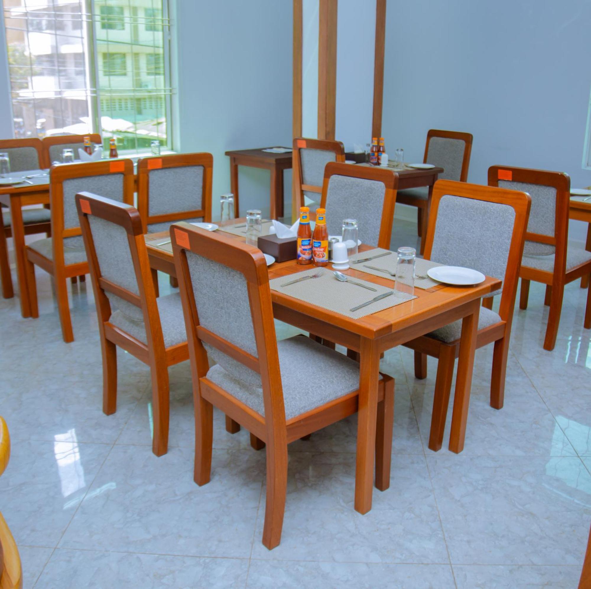 Hotel Rolax Dar es Salaam Bagian luar foto