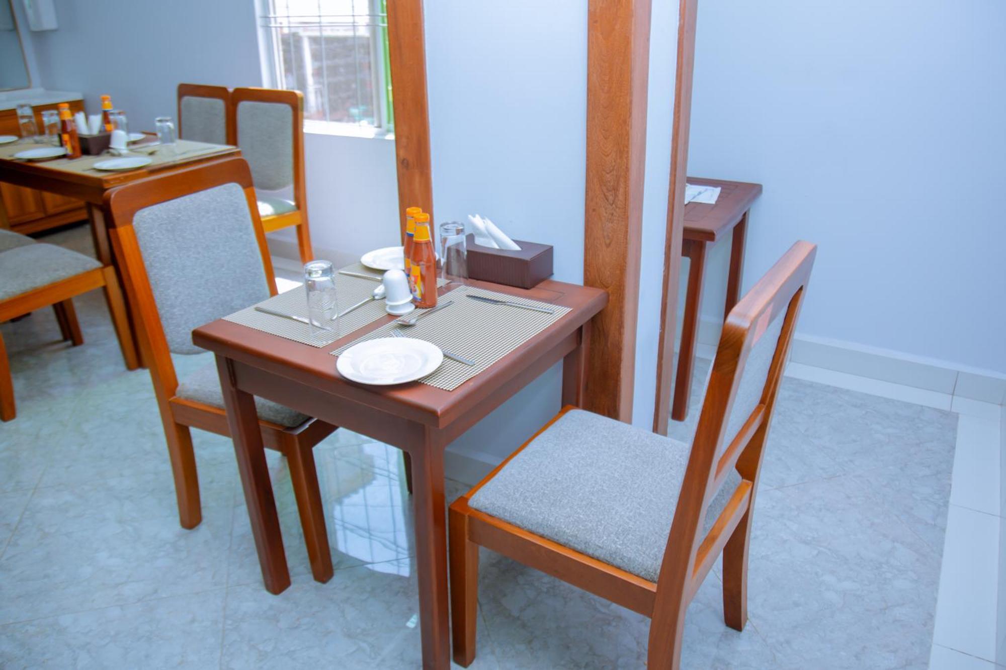 Hotel Rolax Dar es Salaam Bagian luar foto