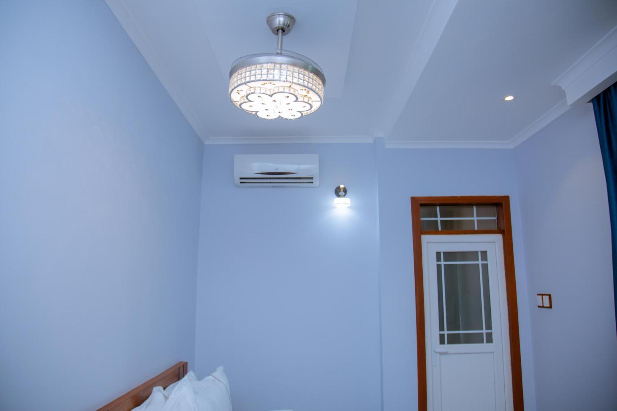 Hotel Rolax Dar es Salaam Bagian luar foto