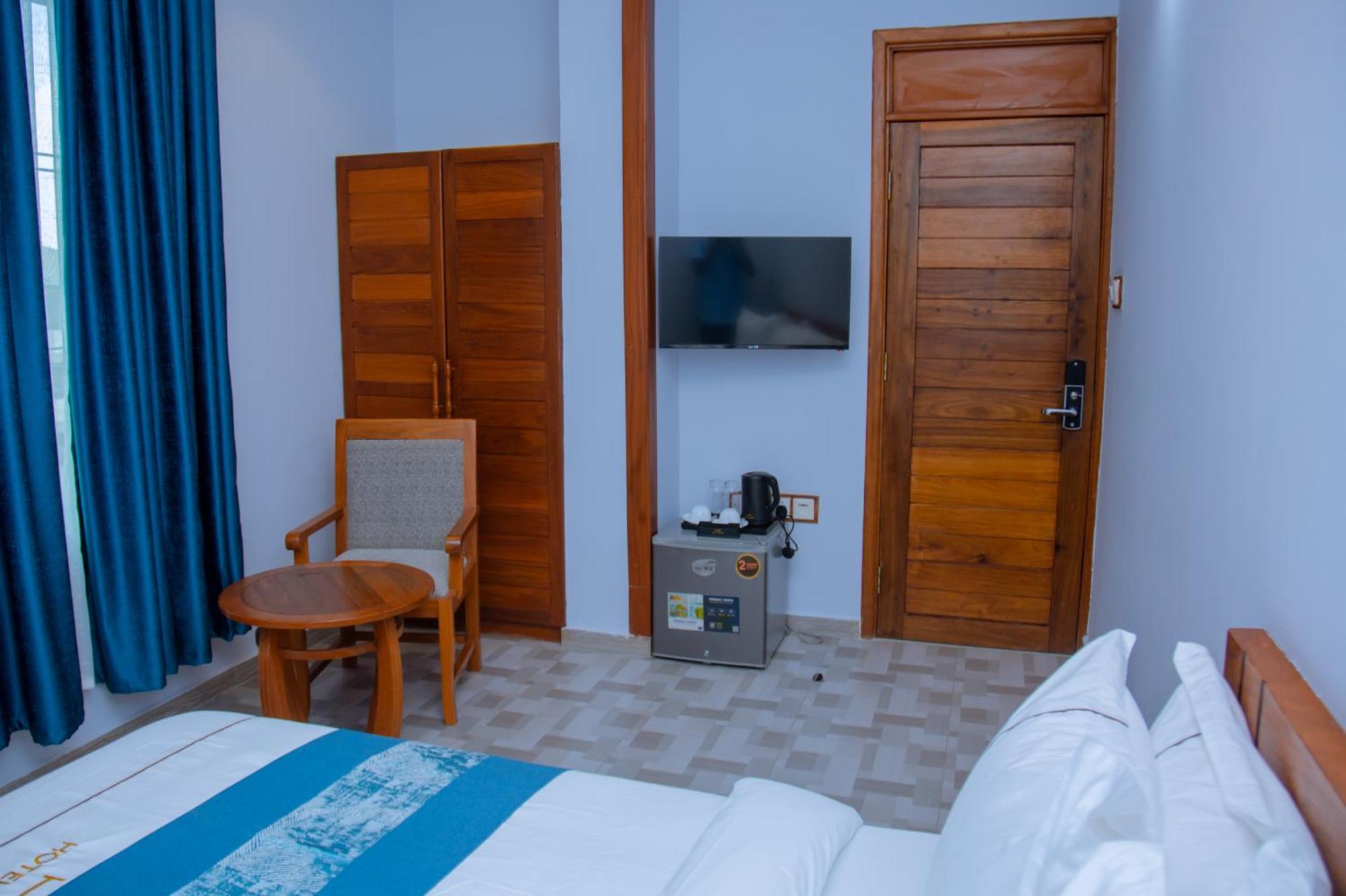 Hotel Rolax Dar es Salaam Bagian luar foto