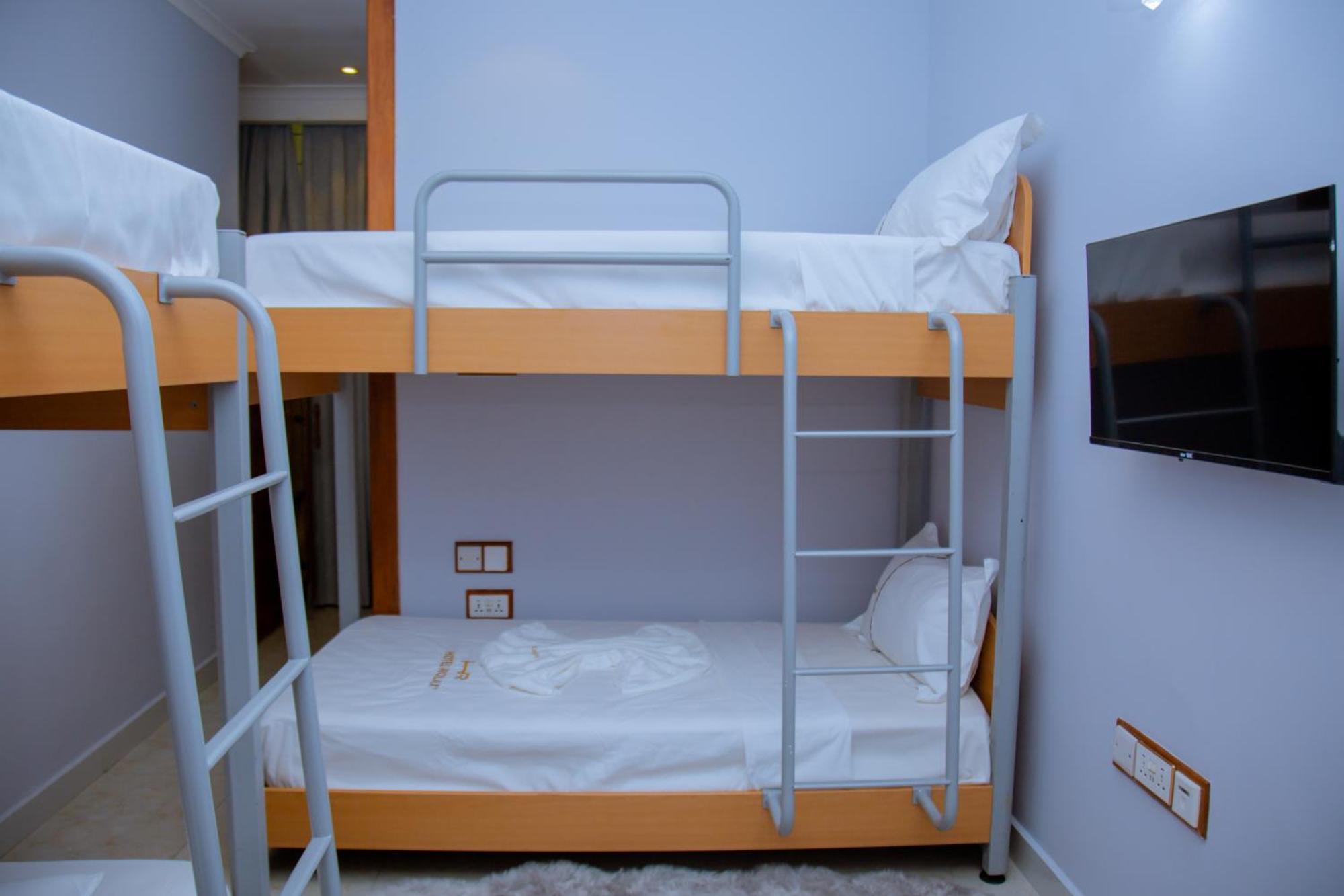 Hotel Rolax Dar es Salaam Bagian luar foto