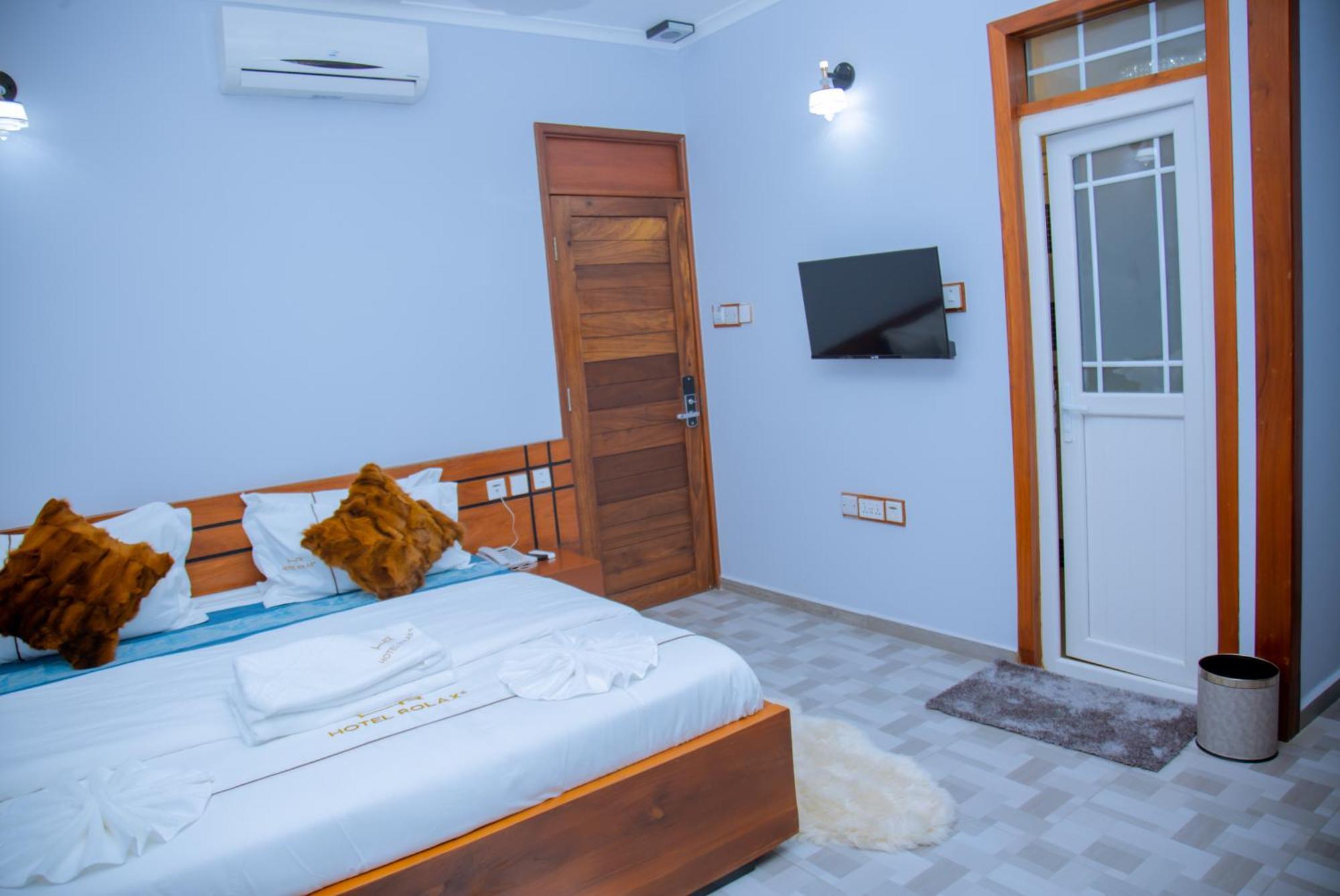Hotel Rolax Dar es Salaam Bagian luar foto