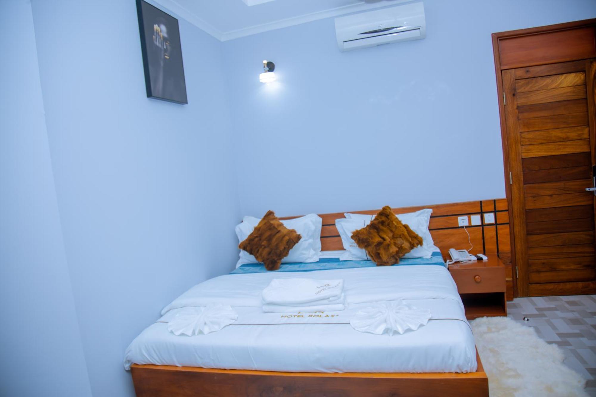 Hotel Rolax Dar es Salaam Bagian luar foto